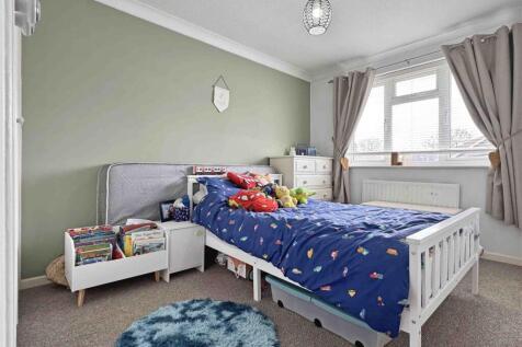 Bed 3.jpg