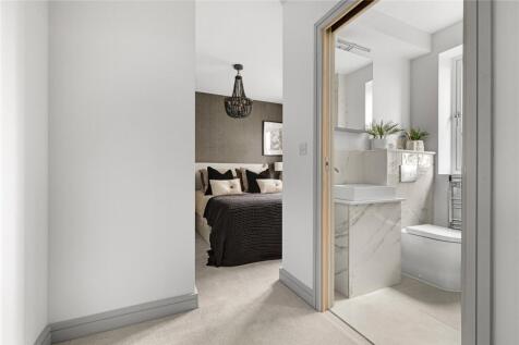 Bedroom/En-Suite
