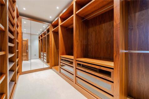 Walk In Wardrobe
