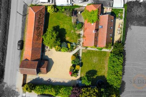 couhc house and barns -32.jpg