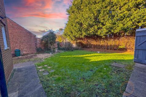 phylarwin -10.jpg