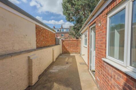 33 frieston-10.jpg