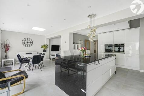 Kitchen Dining Area