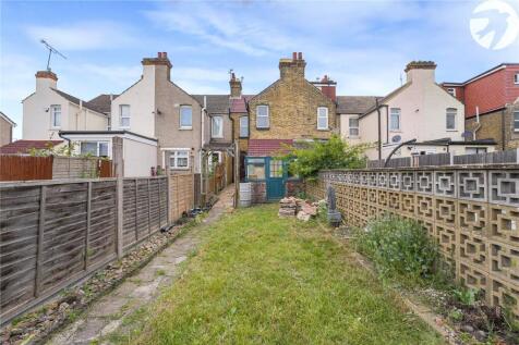 Garden To House