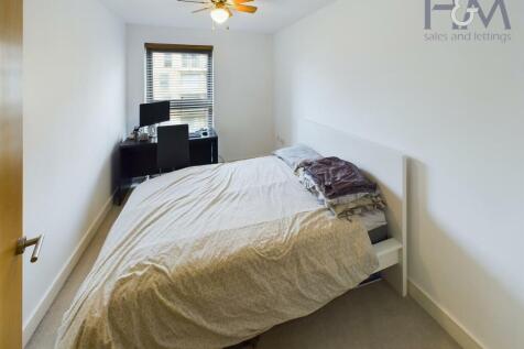 CAM02804G0-PR0214-STILL012.jpg