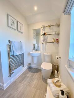 Another view of the En Suite