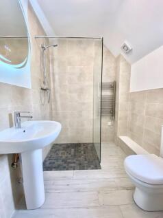 Bedroom Two En Suite