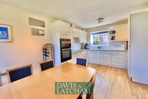 The Kitchen/Breakfast Room 