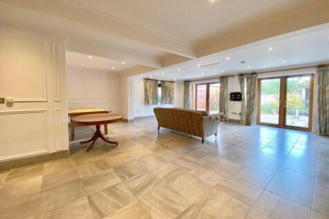 The Open-Plan Family Sitting/Dining Room