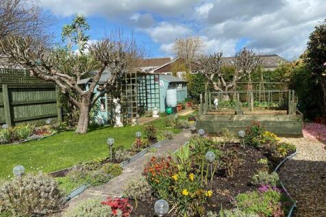 The Landscaped Rear Garden