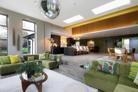 Sunken Lounge
