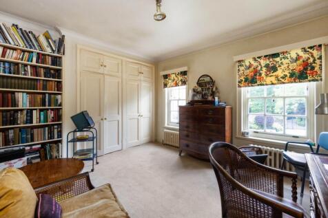 Bedroom 5/Dressing