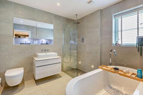 Principal Bathroom