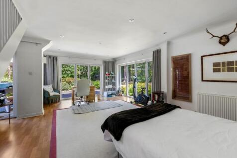 Bedroom/Family Room