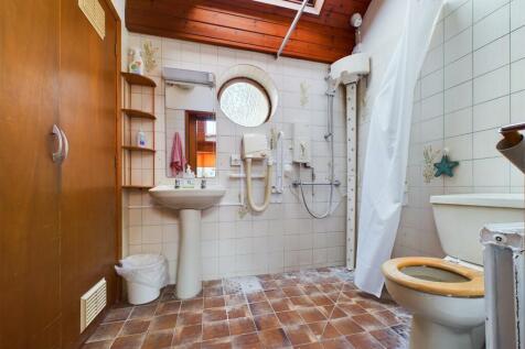 Shower Room to Pool Room