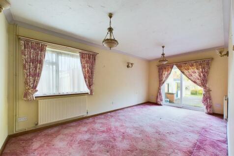 Dining Room/Bedroom 4