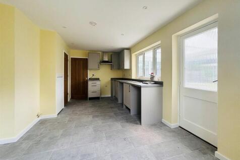 Kitchen 2.JPEG