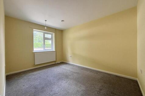 Bedroom 2.JPEG