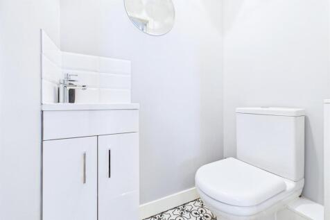 Bedroom 1 WC