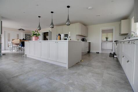 Kitchen 3.jpg