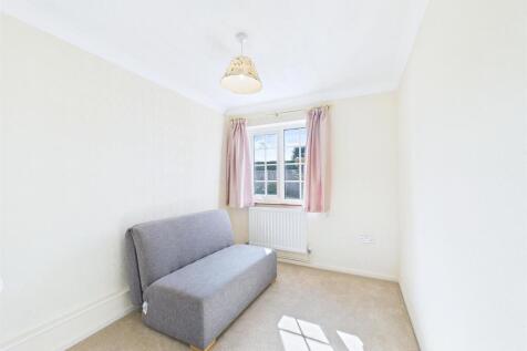 Bedroom 4.jpg