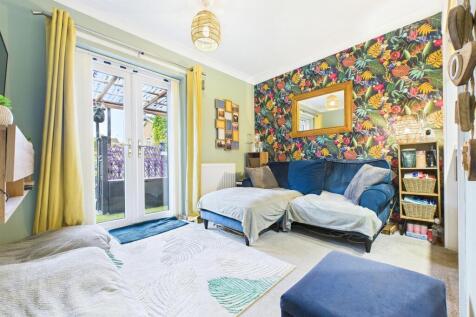 Bedroom 3/Sitting Room.jpg