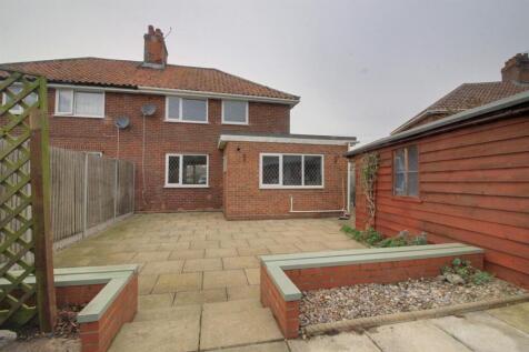 AD0527 Rear Patio.jpg