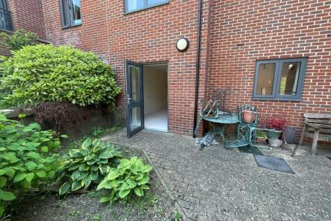 GARDEN ACCESS
