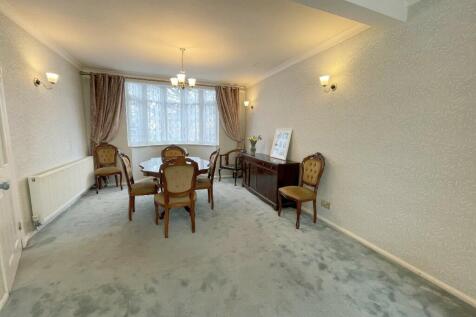 LOUNGE/DINER
