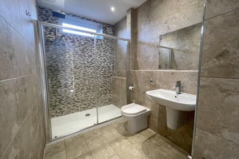 DOWNSTAIRS SHOWER