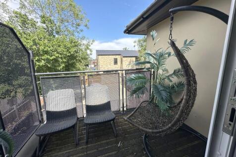 REAR BALCONY