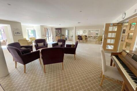 COMMUNAL LOUNGE
