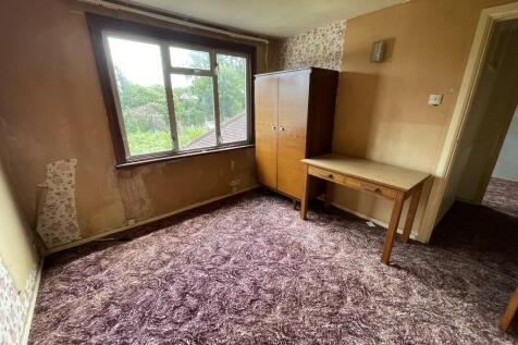 BEDROOM 4 (UP)