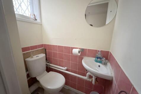D/S Cloak room 