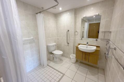 Shower/wet room 