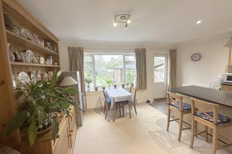 Breakfast Room 
