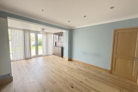 REAR RECEPTION