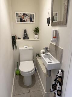DS CLOAKROOM