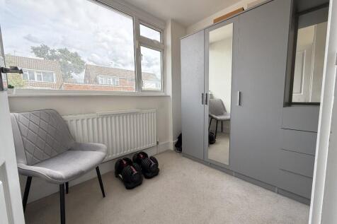 BEDROOM 3