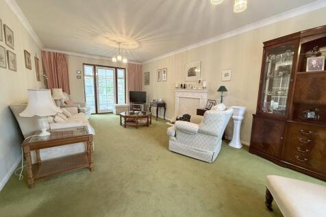 THROUGH LOUNGE