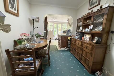breakfast room