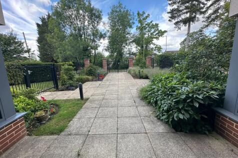 COMMUNAL GARDENS