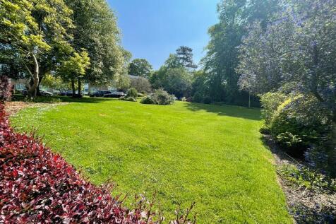 COMMUNAL GARDENS 