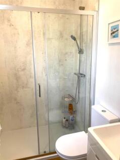 13 Ensuite.jpg