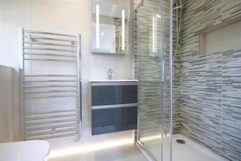 ensuite.JPG