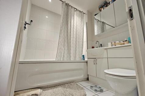 Bathroom.jpg