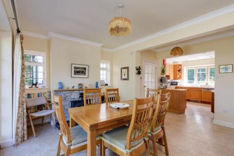 Kitchen/dining