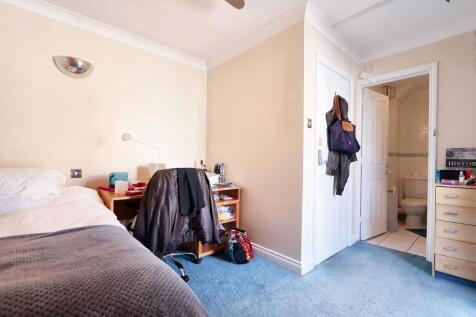 Bedroom with ensuite