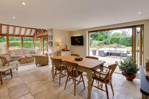open plan kitchen/dining/garden room