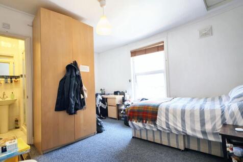 Bedroom with ensuite